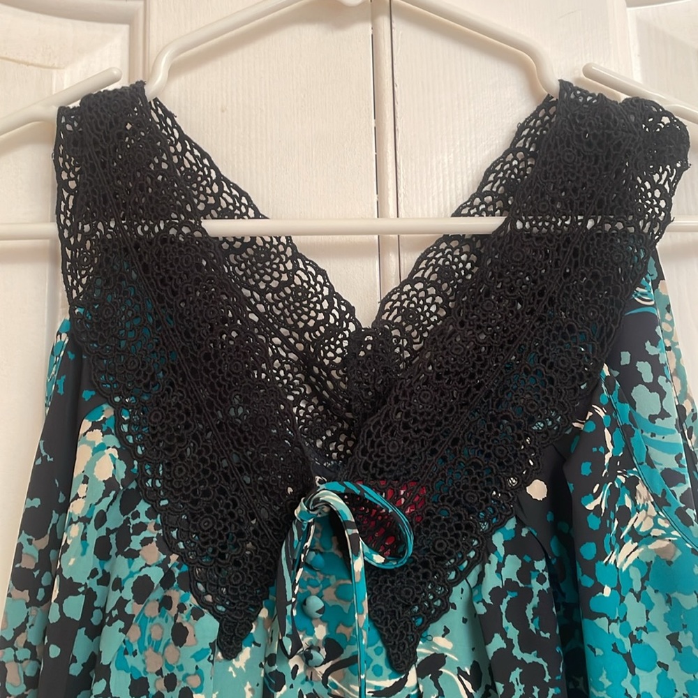 Beautiful Elle teal/green/black silky shear women’s tank. - Picture 3 of 11